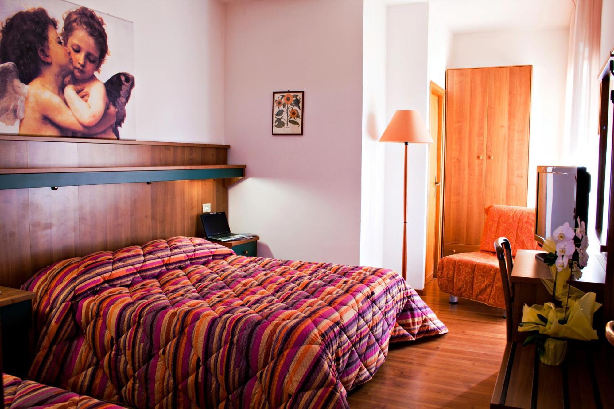 Hotel Los Angeles Assisi Kamer foto