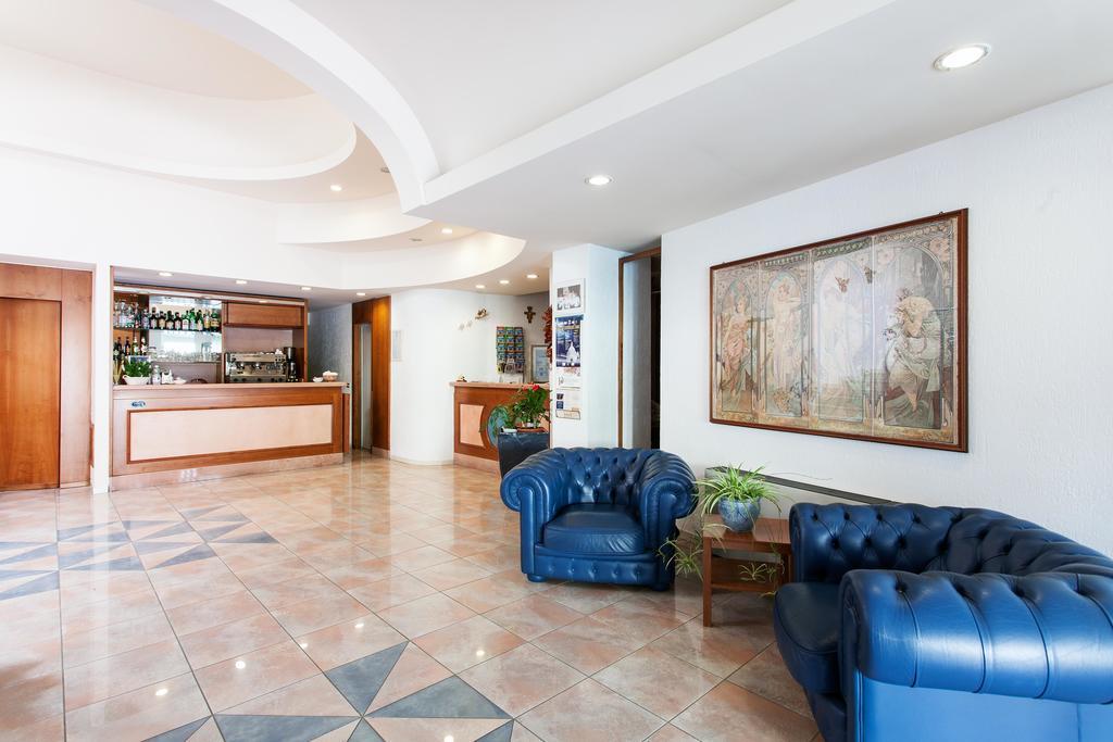 Hotel Los Angeles Assisi Buitenkant foto